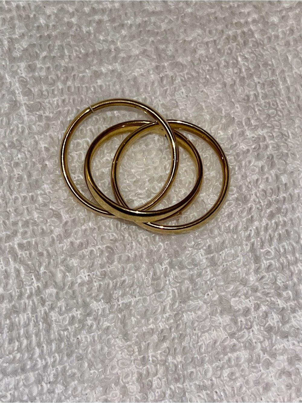 Dainty Interlocking Fidget Ring - Picture 4 of 5